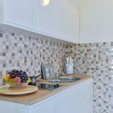 Pavlic Apartment Vir